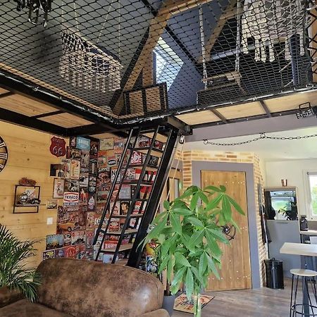 Chalet Industriel Avec Filet Et Spa Sorigny المظهر الخارجي الصورة