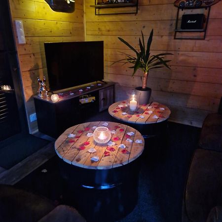 Chalet Industriel Avec Filet Et Spa Sorigny المظهر الخارجي الصورة