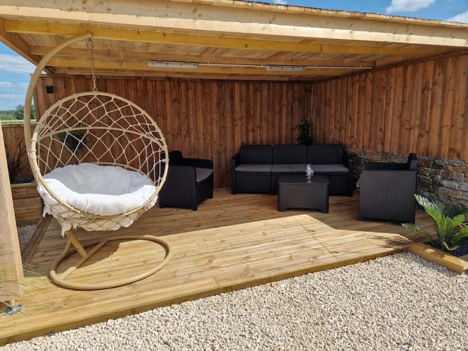 Chalet Industriel Avec Filet Et Spa Sorigny المظهر الخارجي الصورة