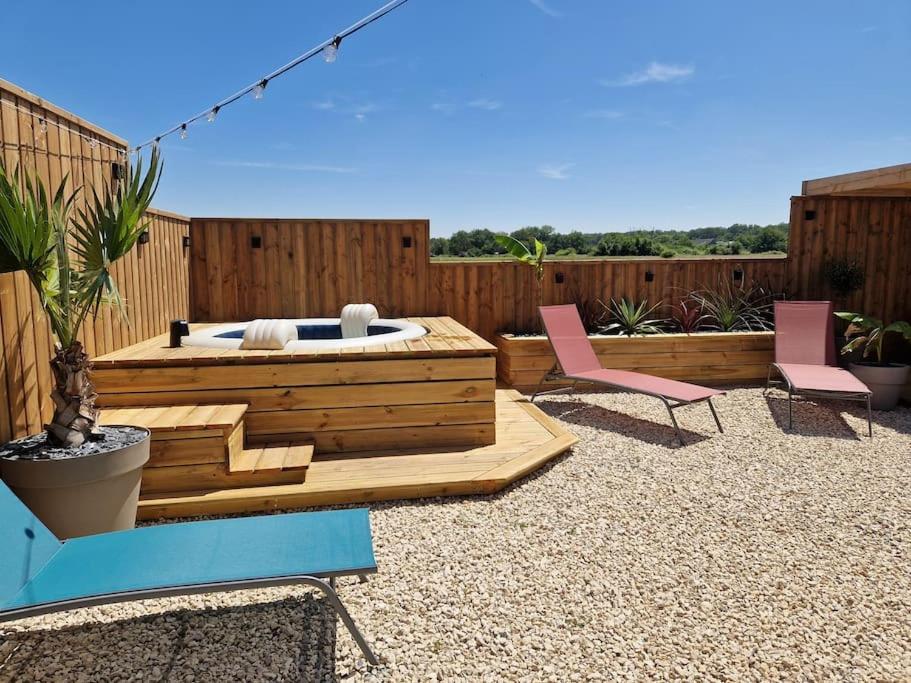 Chalet Industriel Avec Filet Et Spa Sorigny المظهر الخارجي الصورة