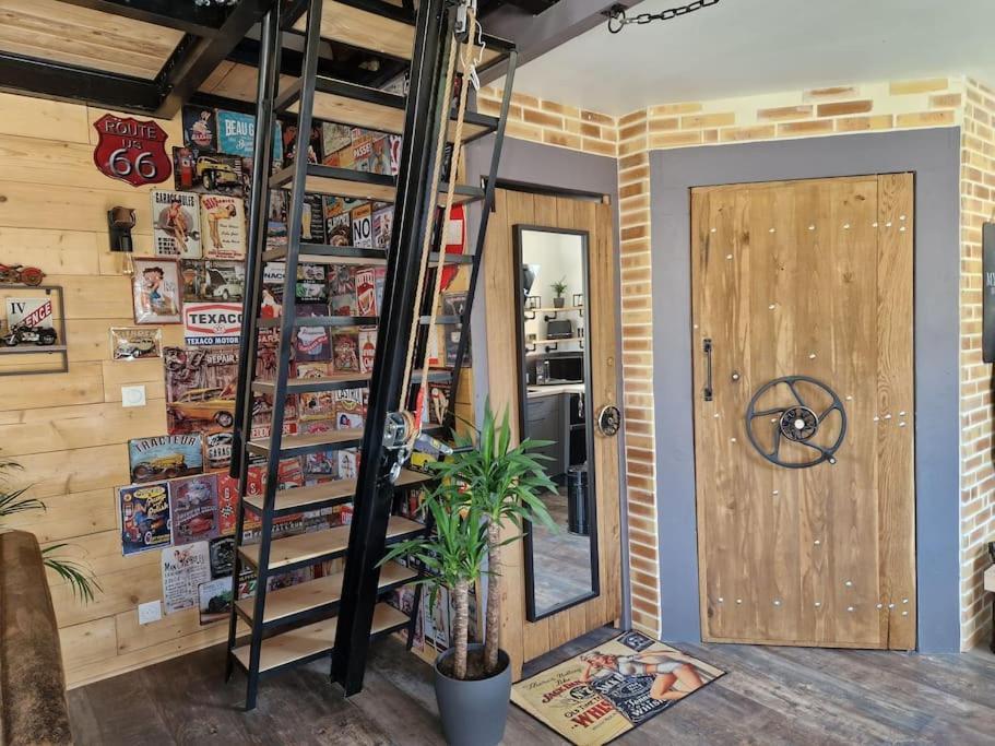 Chalet Industriel Avec Filet Et Spa Sorigny المظهر الخارجي الصورة
