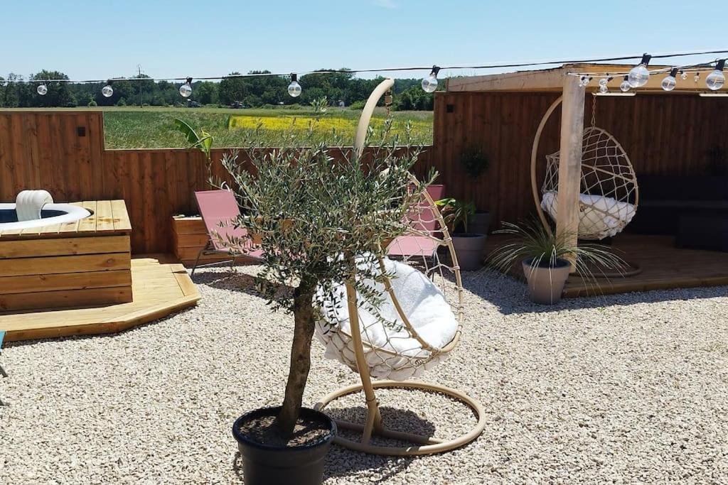 Chalet Industriel Avec Filet Et Spa Sorigny المظهر الخارجي الصورة